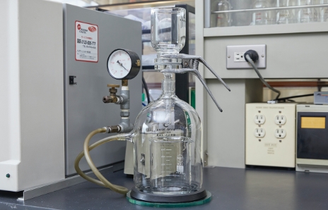 Glass bead test apparatus