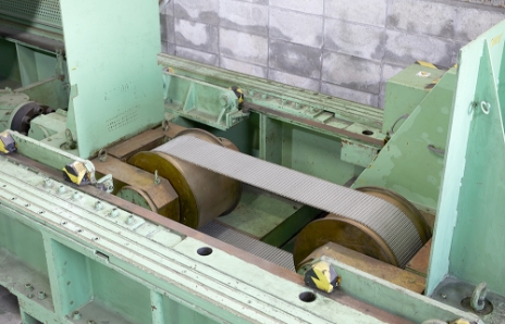 Horizontal tensile testing machine